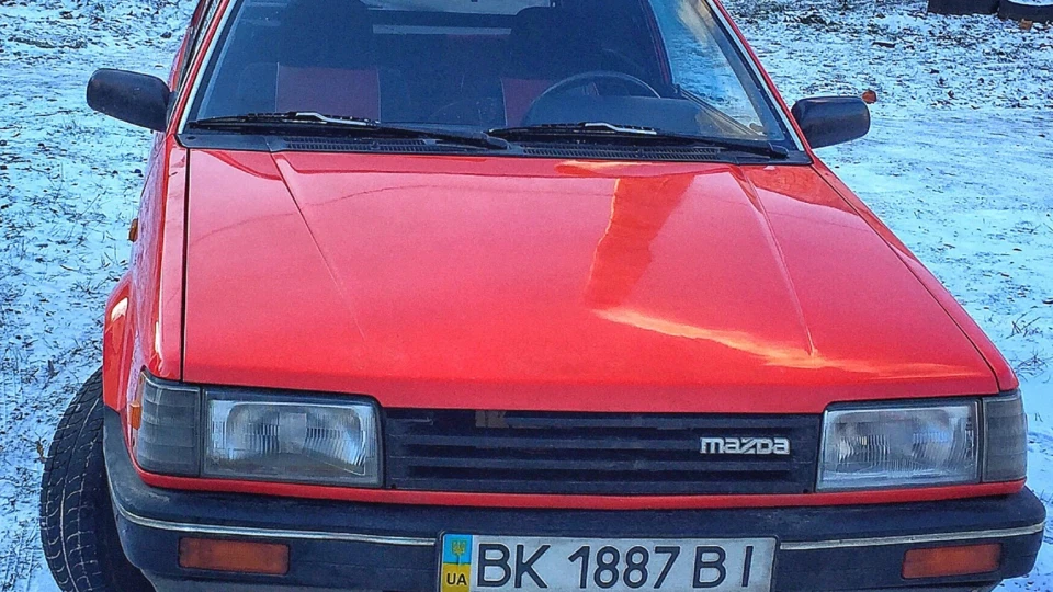 Mazda 323 Японія 3