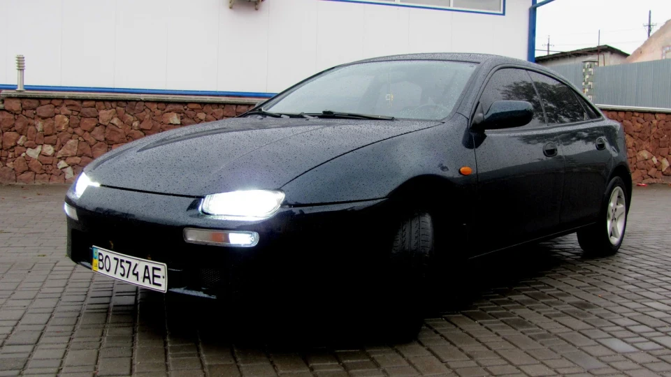 Mazda 323 Япошечка 1.5 3