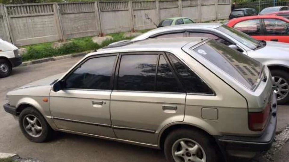 Mazda 323 Luxus