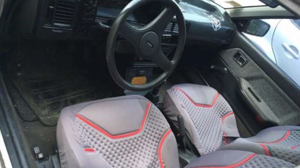 Mazda 323 Luxus 3