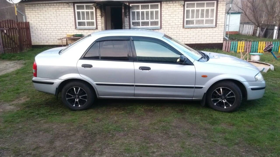 Mazda 323 маленька пуля