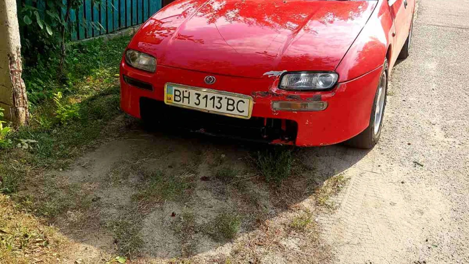 Mazda 323 Маленька ферарі 5