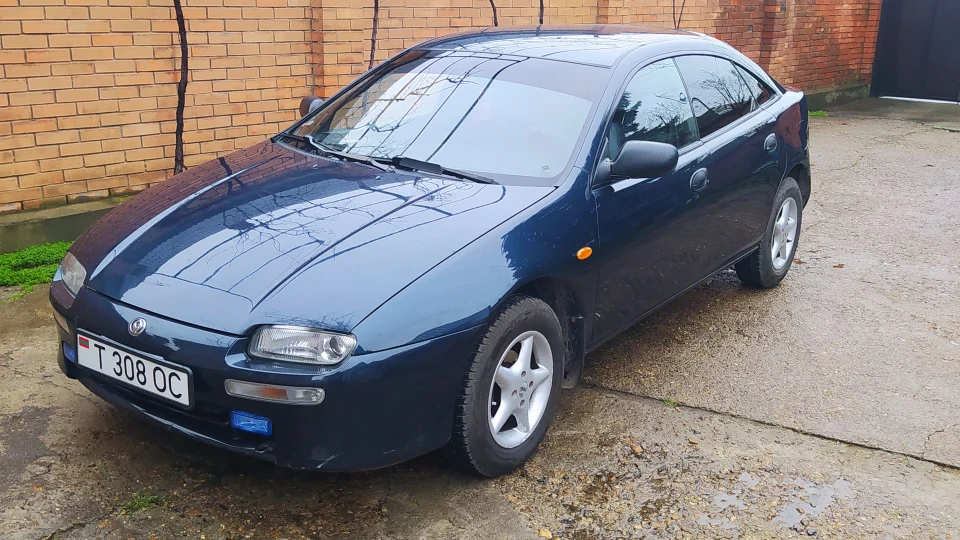 Mazda 323 Мазда для мами 3
