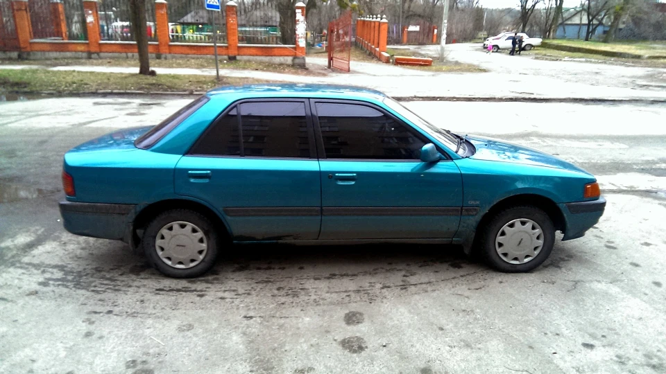 Mazda 323 MAZDA GLX 1.6 V16 2