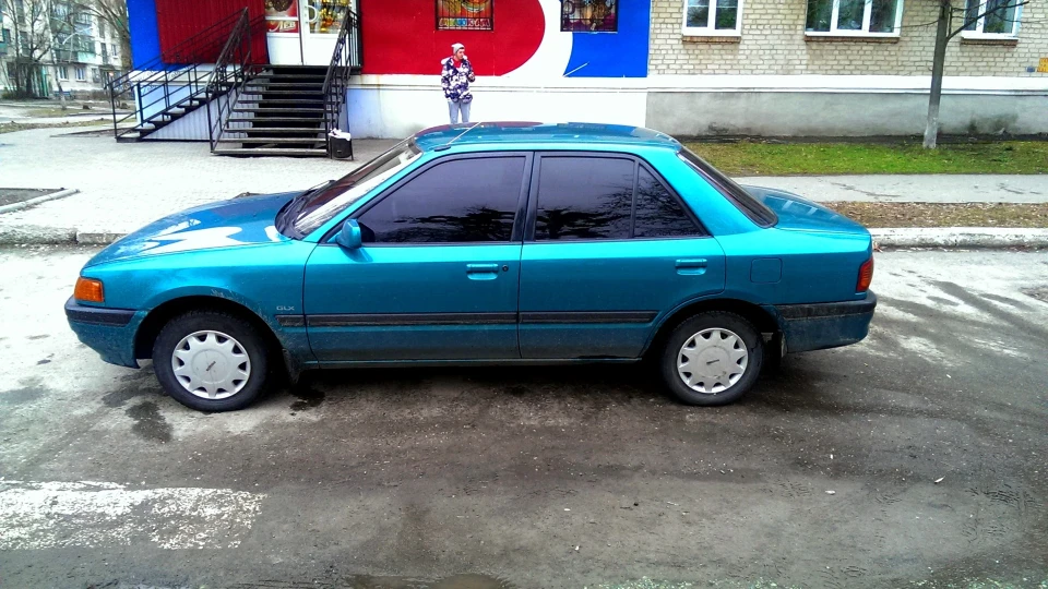 Mazda 323 MAZDA GLX 1.6 V16 3