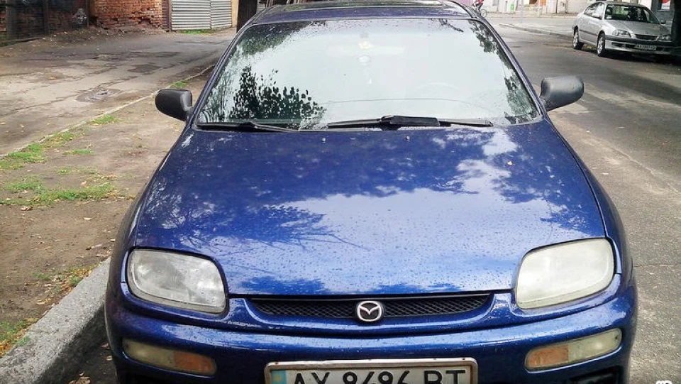 Mazda 323 не Валить( продав) 2