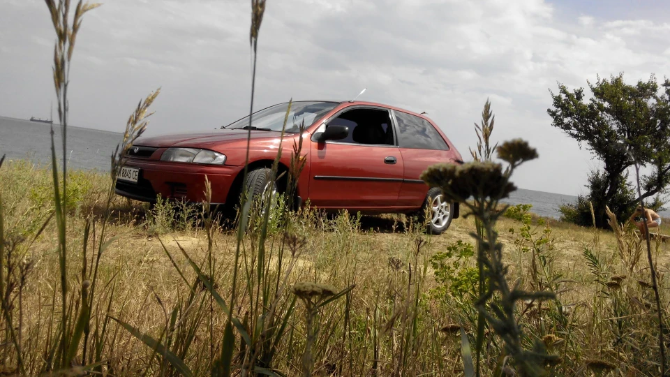Mazda 323 'P'їдкий хетчбек;) 2