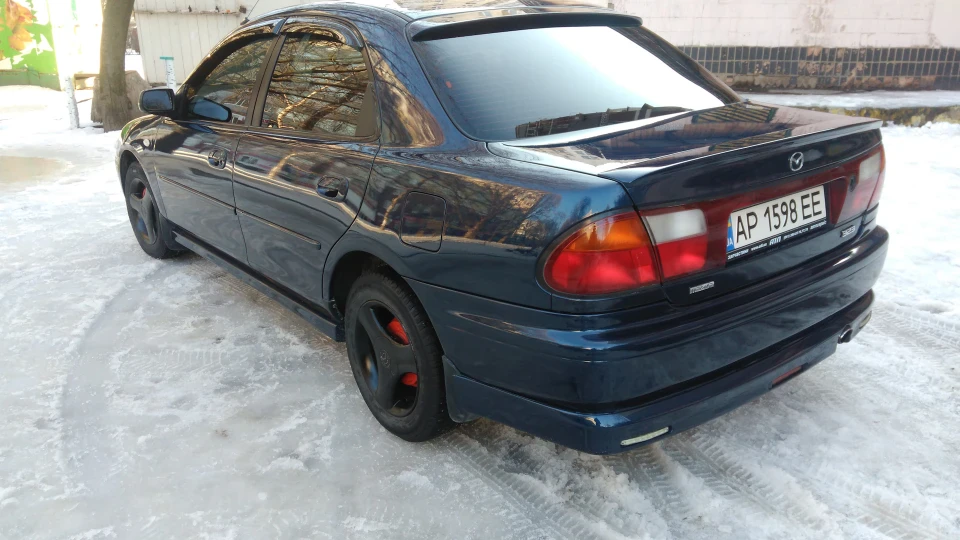 Mazda 323 просто 1.8 2