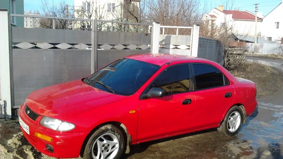 Mazda 323 RED 1.5 V 16 3