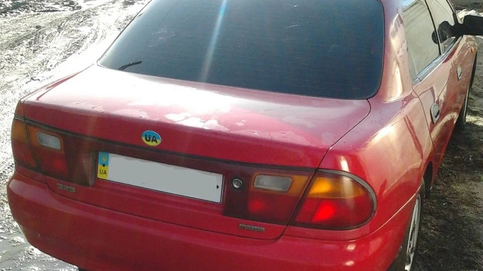 Mazda 323 RED 1.5 V 16 4