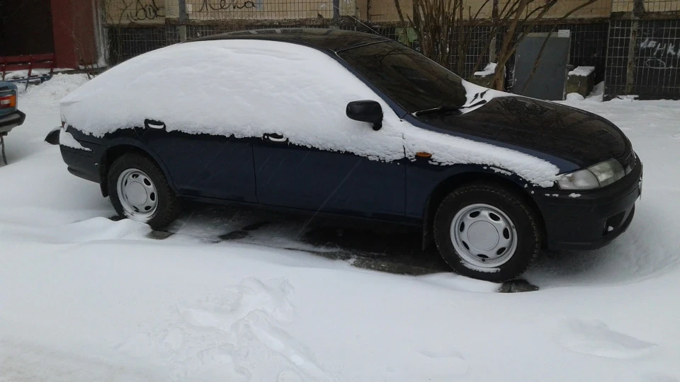 Mazda 323 Синій Sеданчег ツ 2