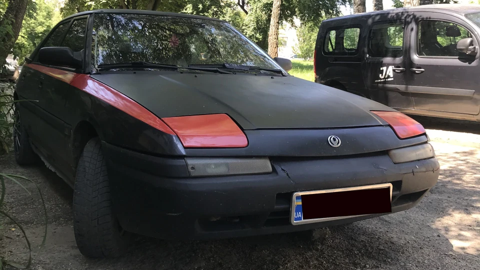 Mazda 323 Сліпа