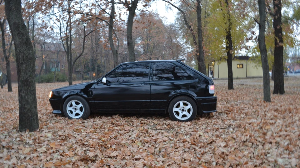 Mazda 323 ШуСтРаЯ;-)