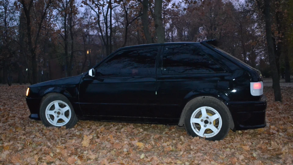 Mazda 323 ШуСтРаЯ;-) 3
