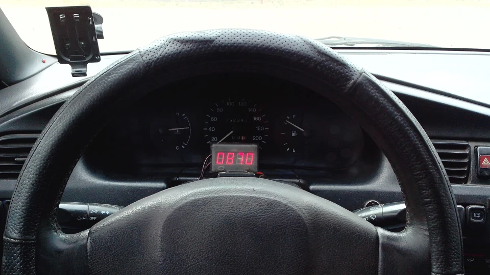Mazda 323 темно синій металік 1.3 4