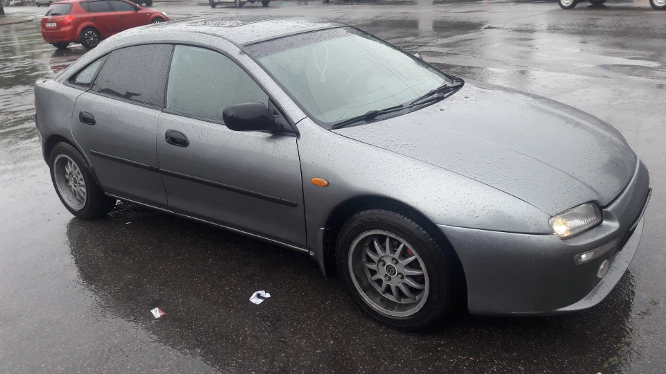 Mazda 323 Toad 3