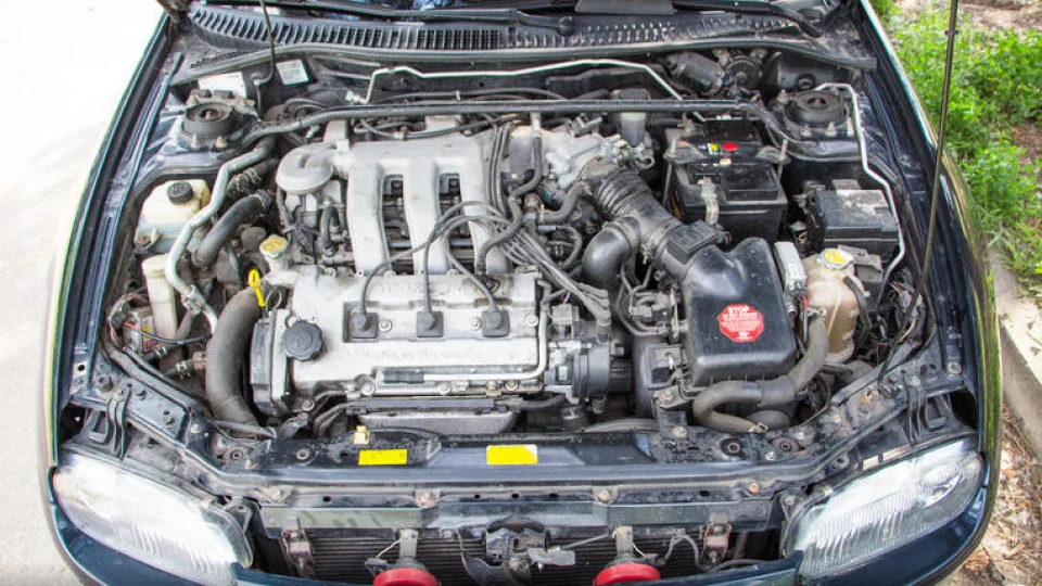 Mazda 323 V6 4