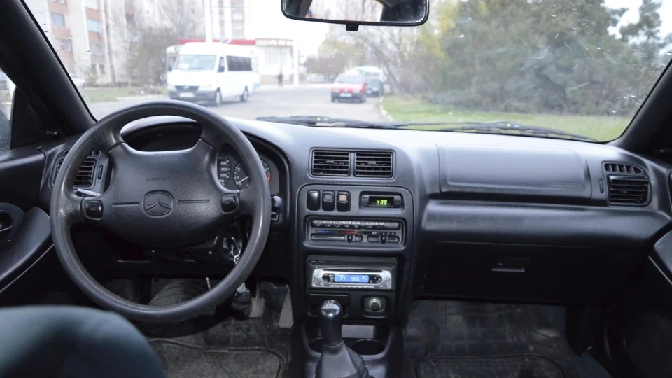 Mazda 323 врум врум ... 4