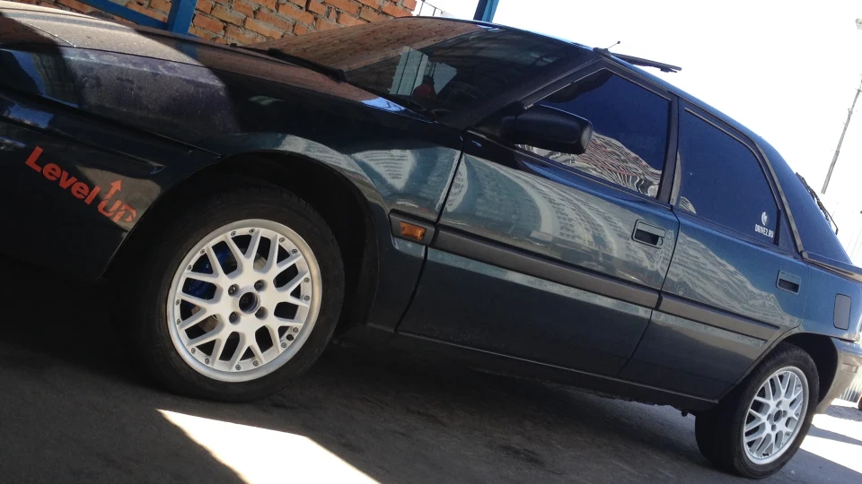 Mazda 323 Хамеліон 3