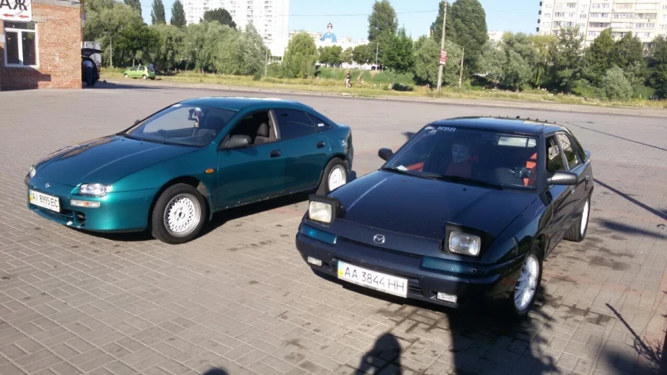Mazda 323 Хамеліон 4