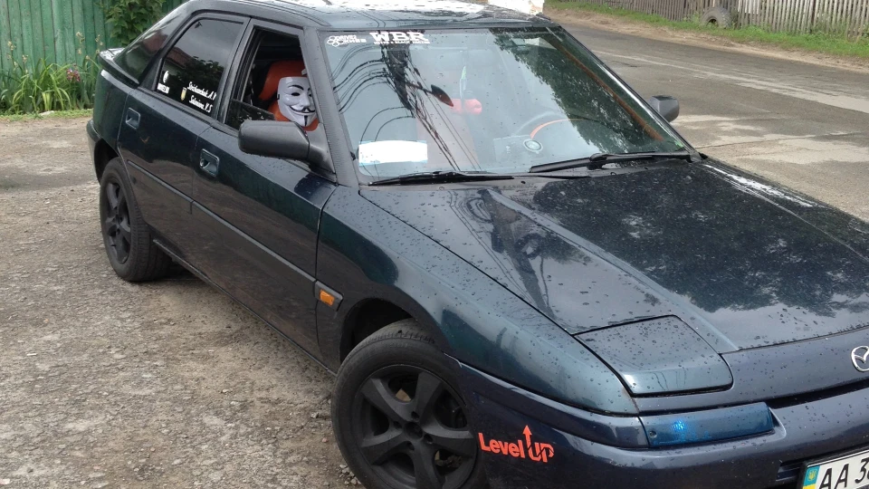 Mazda 323 Хамеліон 5