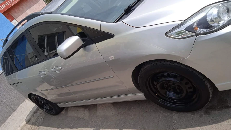 Mazda 5