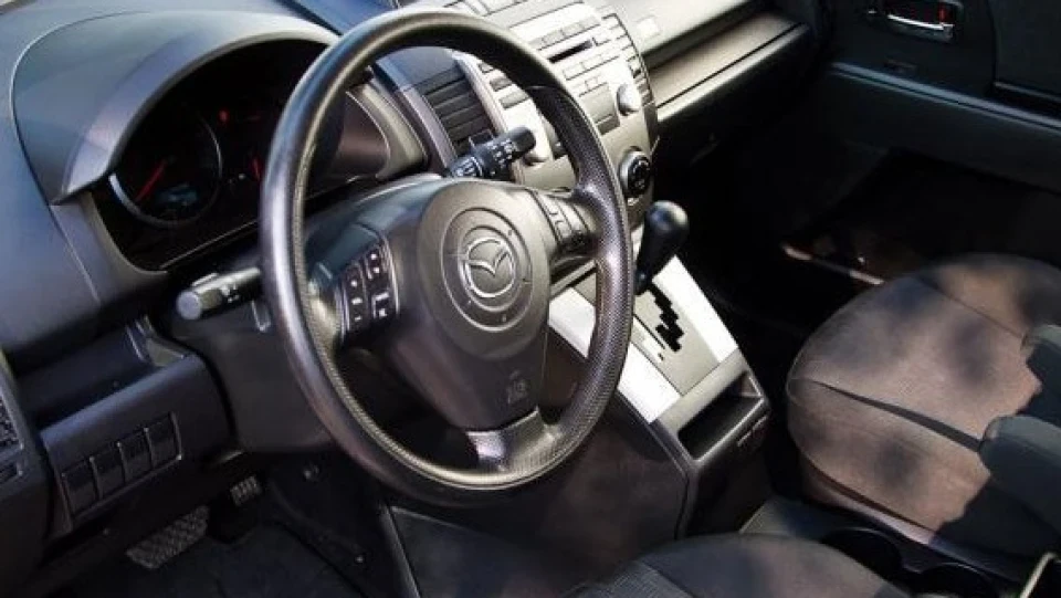 Mazda 5 4