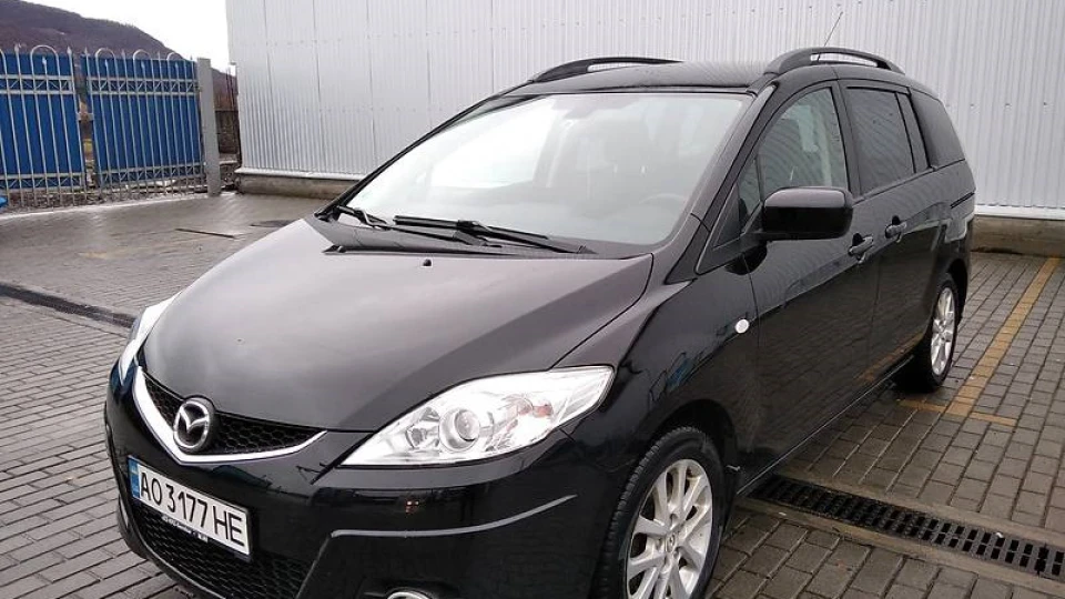 Mazda 5 Чорний кінь 2
