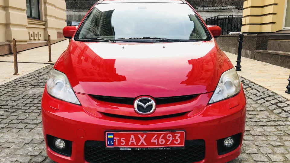 Mazda 5 Семимісцева краса. 2