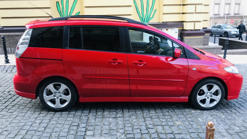 Mazda 5 Семимісцева краса. 5