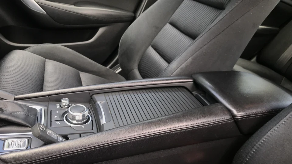 Mazda 6 4