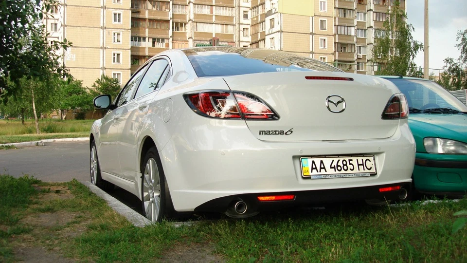 Mazda 6 2,0 авт. білий 4