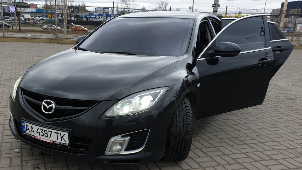 Mazda 6 2.5 Чорна МАМБА