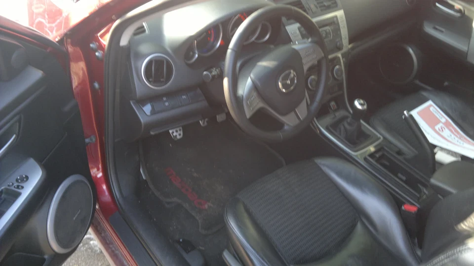 Mazda 6 2.5 червоний металік BOSE 4