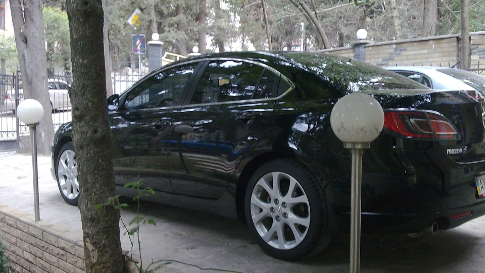 Mazda 6 2.5 Luxury 2