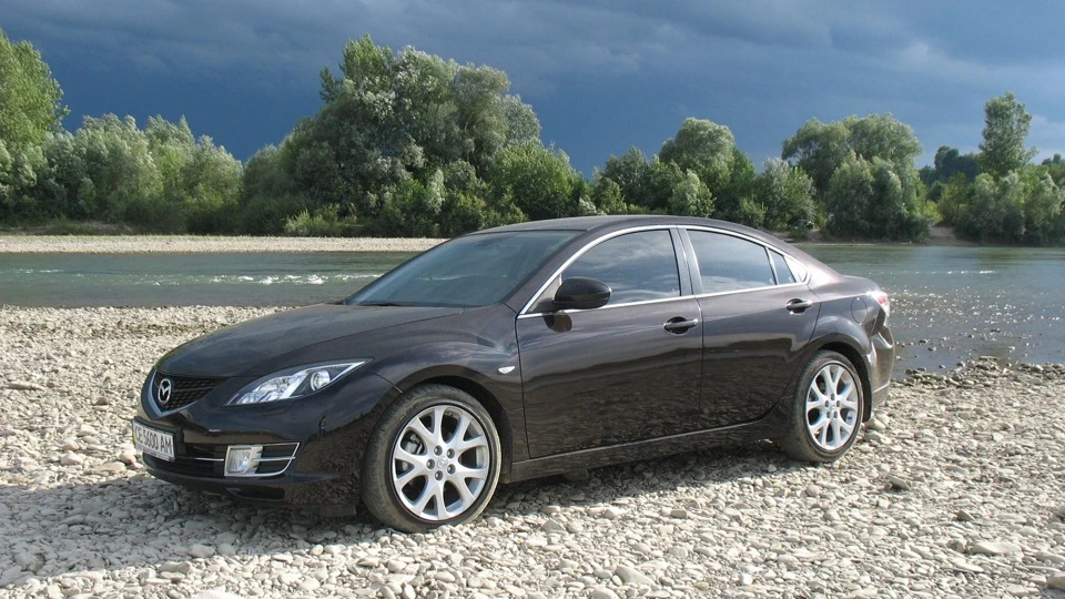 Mazda 6 2.5 MT JAPON 3
