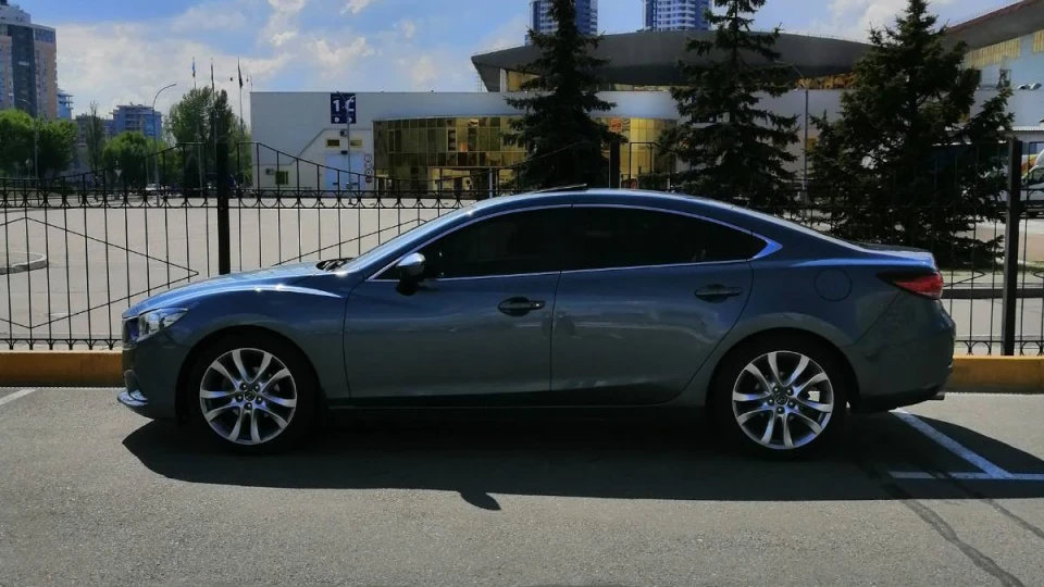 Mazda 6 2.5 supreme 2