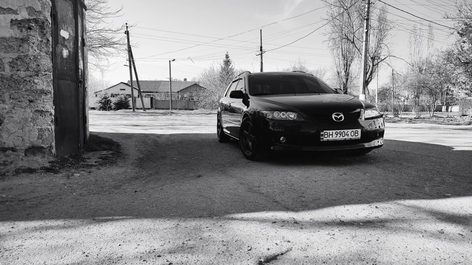 Mazda 6 BLACK WAGON 2