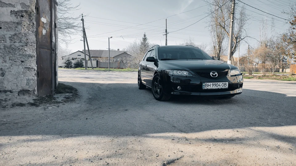 Mazda 6 BLACK WAGON 4