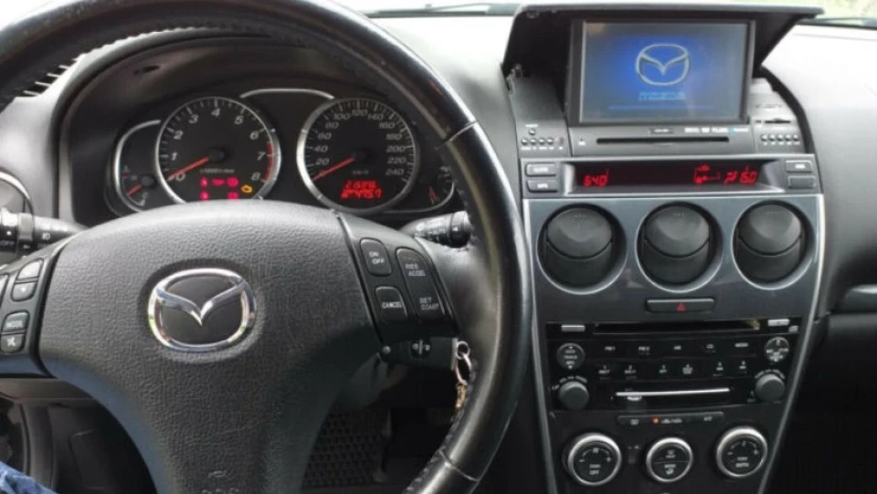 Mazda 6 Чорний металік 2.0 2