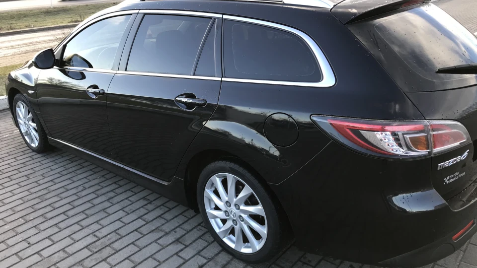 Mazda 6 Чорний металік 2