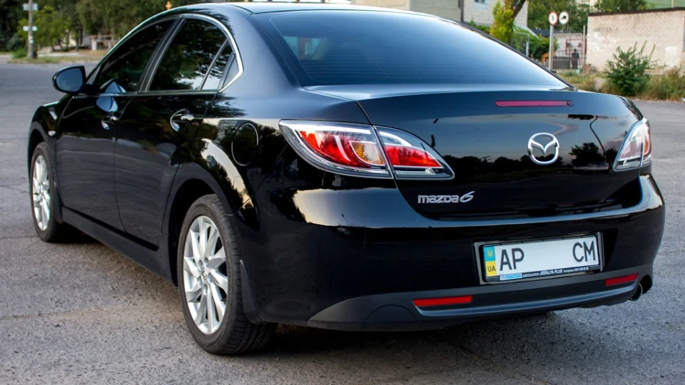 Mazda 6 Elegance in Black 5