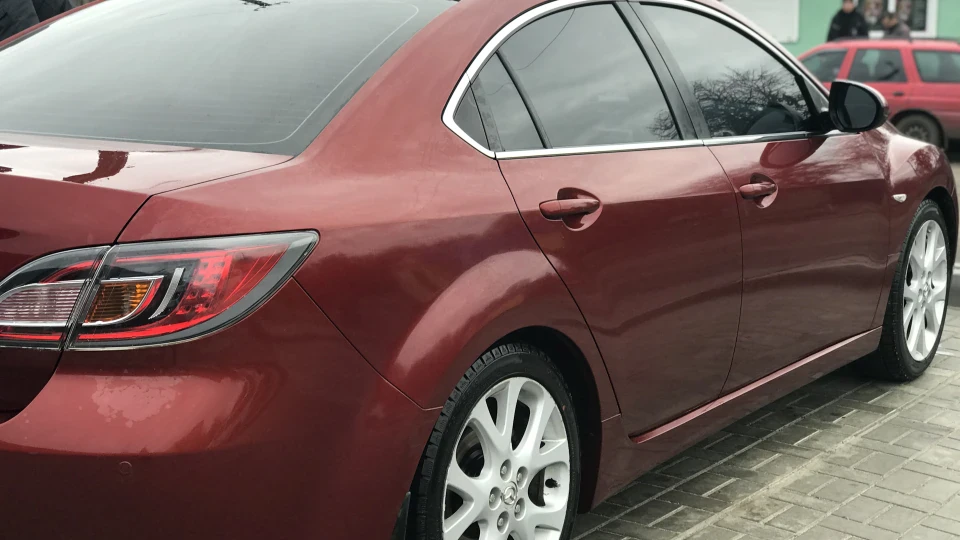 Mazda 6 Машина червоного кольору))) 3