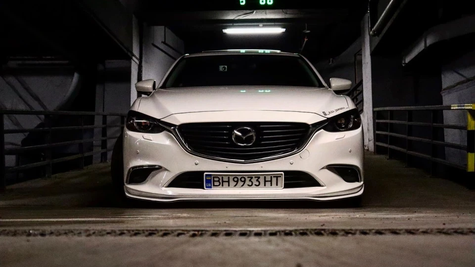 Mazda 6 White LINE 5