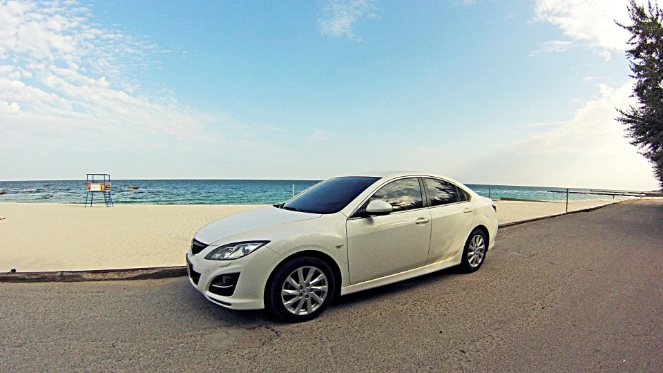 Mazda 6 white pearl 2