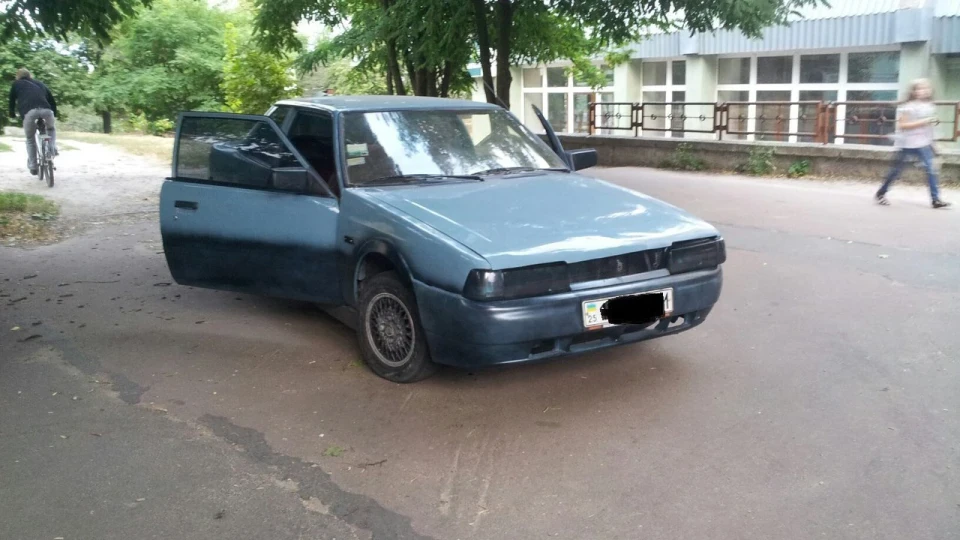 Mazda 626 Coupe 2