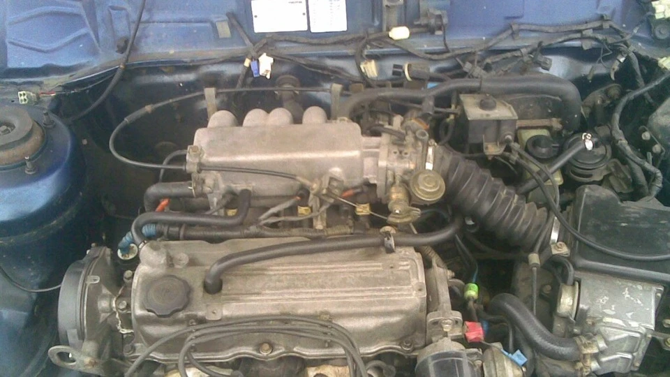 Mazda 626 Coupe 3
