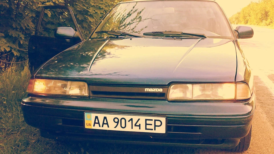 Mazda 626 Coupe 3