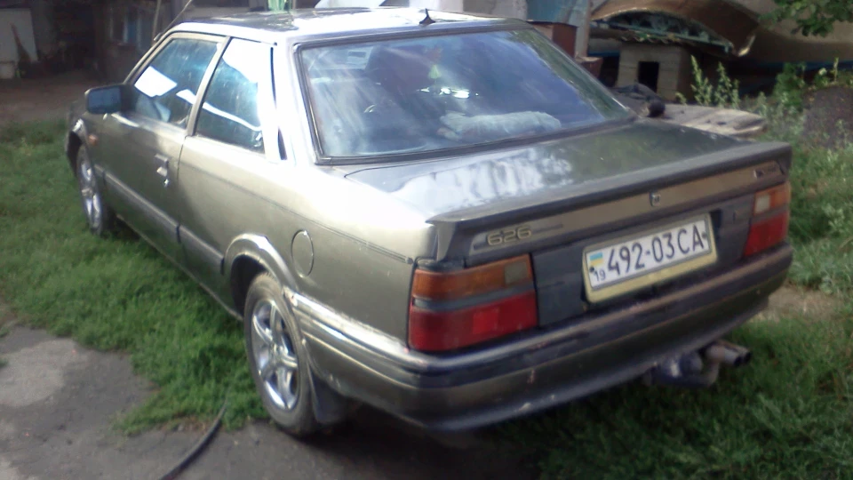 Mazda 626 Coupe 3