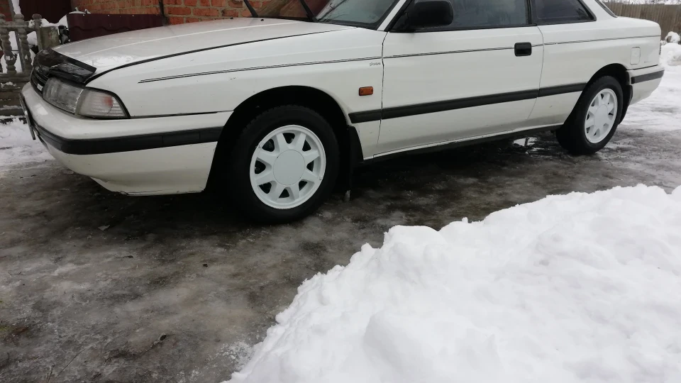 Mazda 626 Coupe 1987 року 4